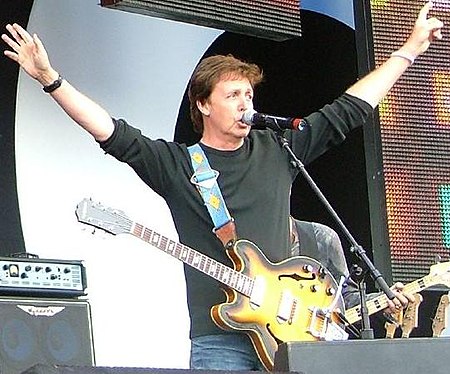 Tập_tin:Paul_McCartney_&_Bono_Live8.jpg