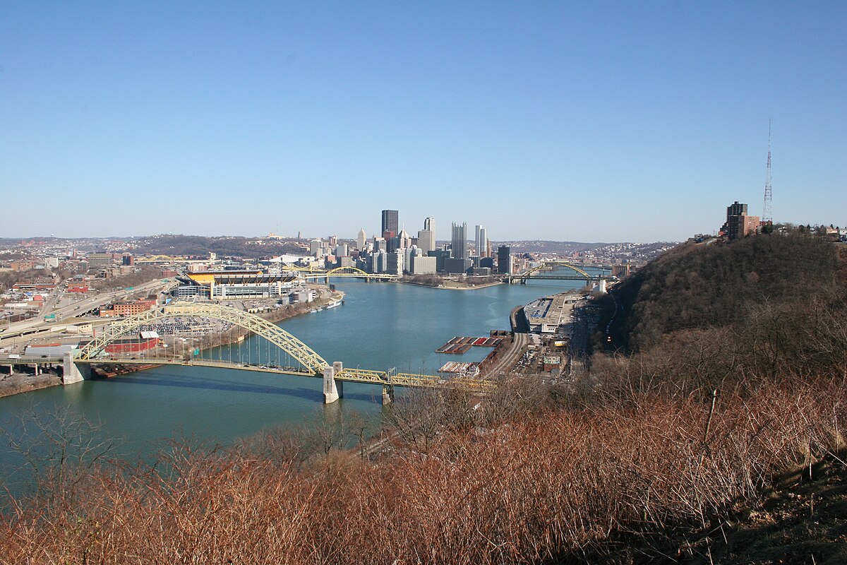 The park area where outdoor performances are given in the summer at the  West End-Elliot Overlook in summer time, Pittsburgh, Pennsylvania, USA  Stock Photo - Alamy