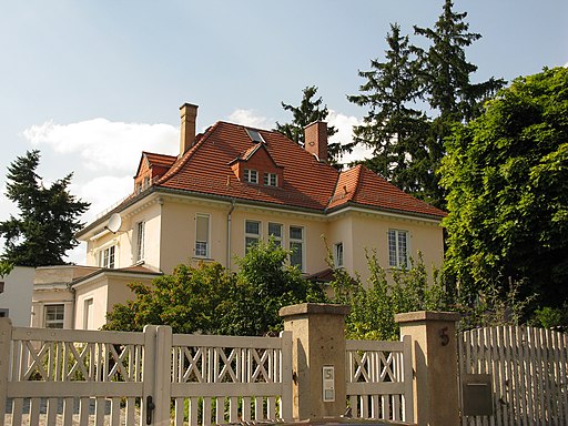 Plauen-Reusa, Obstgartenweg 05