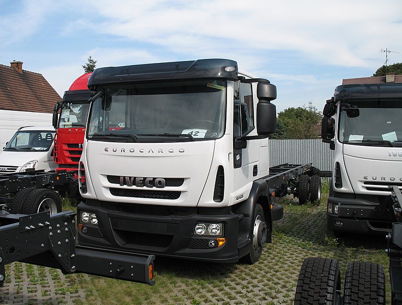 File:Podwozie Iveco Eurocargo 120E25 (2008).jpg