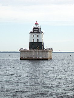 <span class="mw-page-title-main">Poe Reef Light</span> Lighthouse in Michigan, United States