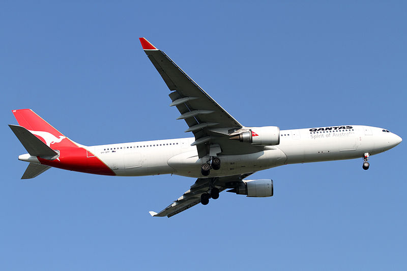 File:Qantas A330-300(VH-QPF) (4995762735).jpg