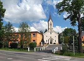 Ratiboř (VS), kostel a škola přes most.jpg
