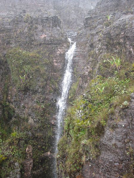 File:Roraima waterfall1.jpg