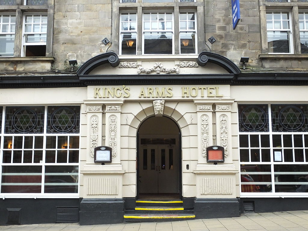 Small picture of The Royal Kings Arms courtesy of Wikimedia Commons contributors