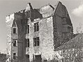 Ruine du château de Montpensier avant sa rénovation dans les années 1980