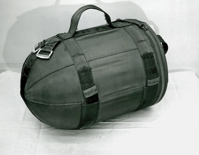 https://upload.wikimedia.org/wikipedia/commons/thumb/e/ef/SADM_carry_bag.jpg/800px-SADM_carry_bag.jpg