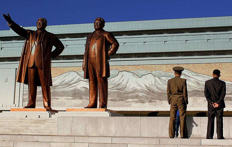 File:STATUES OF THE GREAT LEADERS IN PYONGYANG CITY DPRK NORTH KOREA OCT 2012 (8647573919).jpg