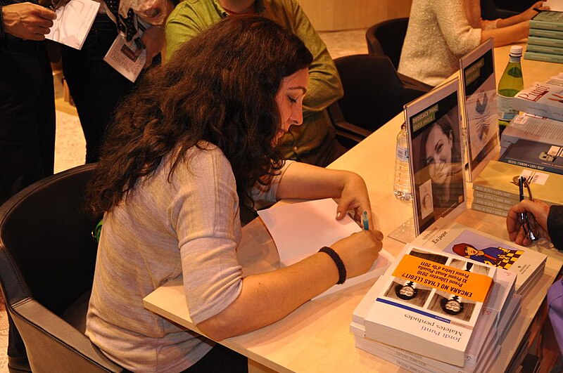 File:Salon du livre de Paris, 2013 marse (8900891916).jpg