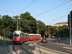 Schmerlingplatz: Geschichte, Lage und Charakteristik, Bauwerke