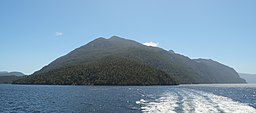 Secretary Island from Pendulo Reach of Doubtful Sound.jpg