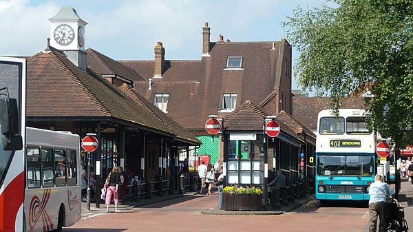 Sevenoaks bus station in June 2009