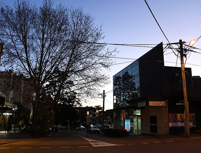 File:Silver Street and Belmore Road 001.jpg