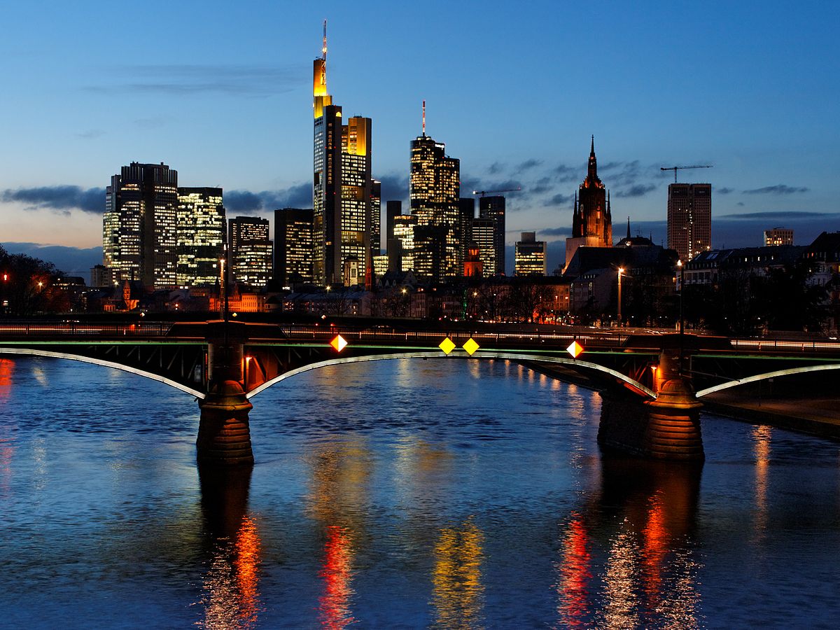 File Skyline Frankfurt  Fl  erbr cke jpg Wikimedia Commons