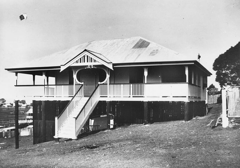 File:StateLibQld 1 161691 Residence on a Wynnum hillside, ca. 1921.jpg