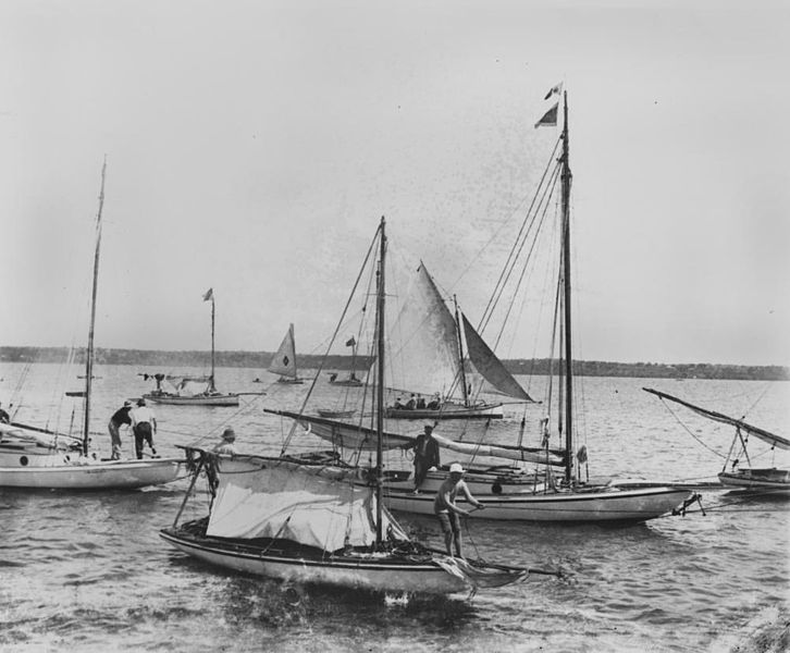 File:StateLibQld 1 295255 Sailing boats near Cleveland, ca. 1904.jpg