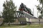 Miniatuur voor Bestand:Steam locomotive monument near Kiev Passazhirskij.jpg