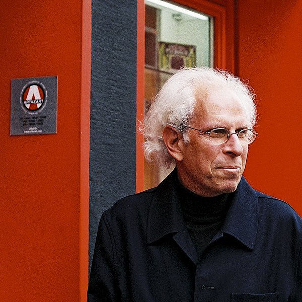 File:Stephen Shore Paris.jpg