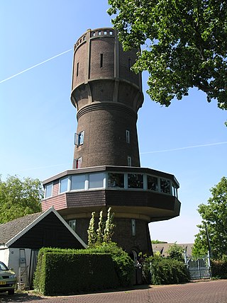 <span class="mw-page-title-main">Strijen</span> Town in South Holland, Netherlands