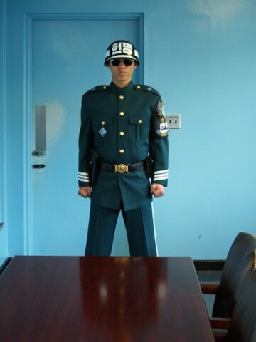 File:Suedkoreanischer JSA Soldat.jpg