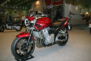 Suzuki GSF 1250 02.JPG