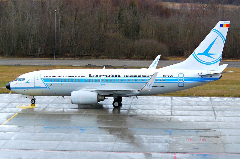 File:TAROM Boeing 737-700; YR-BGG@ZRH;28.02.2010 565bv (4395061989).jpg