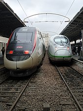 Rames TGV 2N2 et DB 407.