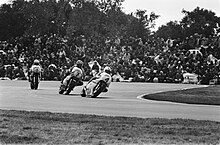 Kenny Roberts (1) pursues Johnny Cecotto (4) and Barry Sheene (7) during the 1978 500cc Dutch TT race TT Assen. 500cc klasse, v.l.n.r. Kenny Roberts , Barry Sheene en Johnny Cecotto, Bestanddeelnr 929-7878.jpg