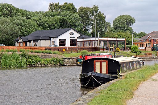 The Boathouse pub, Appley Bridge (geograph 4531298)