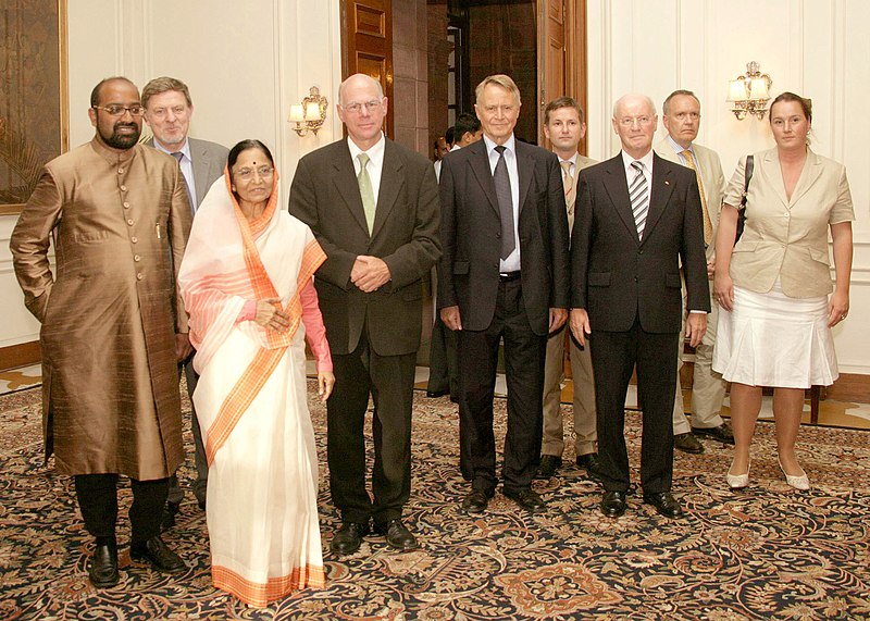 File:The President, Smt. Pratibha Patil with the Parliamentary Delegation from Germany led by the President of the German Bundestag, Dr. Norbert Lammert, in New Delhi on August 16, 2007.jpg