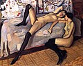 Peinture montrant deux femmes nues sur un divan, avec bas et chaussures noirs, l'une allongée la jambe relevée, l'autre par terre accoudée près d'elle