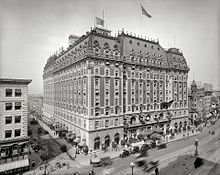 Times Square Oteli Astor, New York 1909.jpg