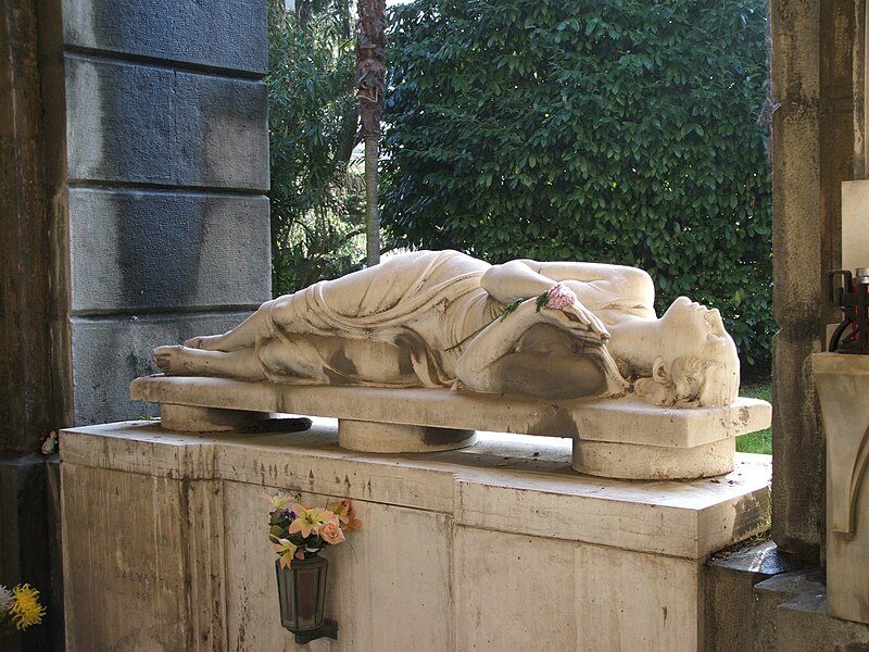 File:Tomba Salvetti; Cimitero di Staglieno.jpg