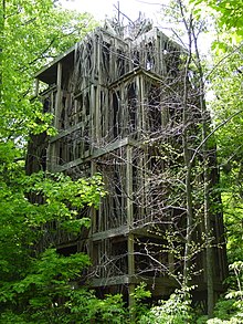 The six-story tree house TreeTops TreeTops.jpg