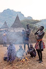 Laarmin people in a village in Kimatong, South Sudan Tribu Laarim, Kimotong, Sudan del Sur, 2024-01-24, DD 14-16 HDR.jpg