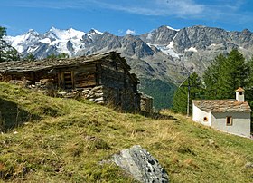 Vista di una parte del massiccio dei Mischabels con il Gemshorn al centro a sinistra.