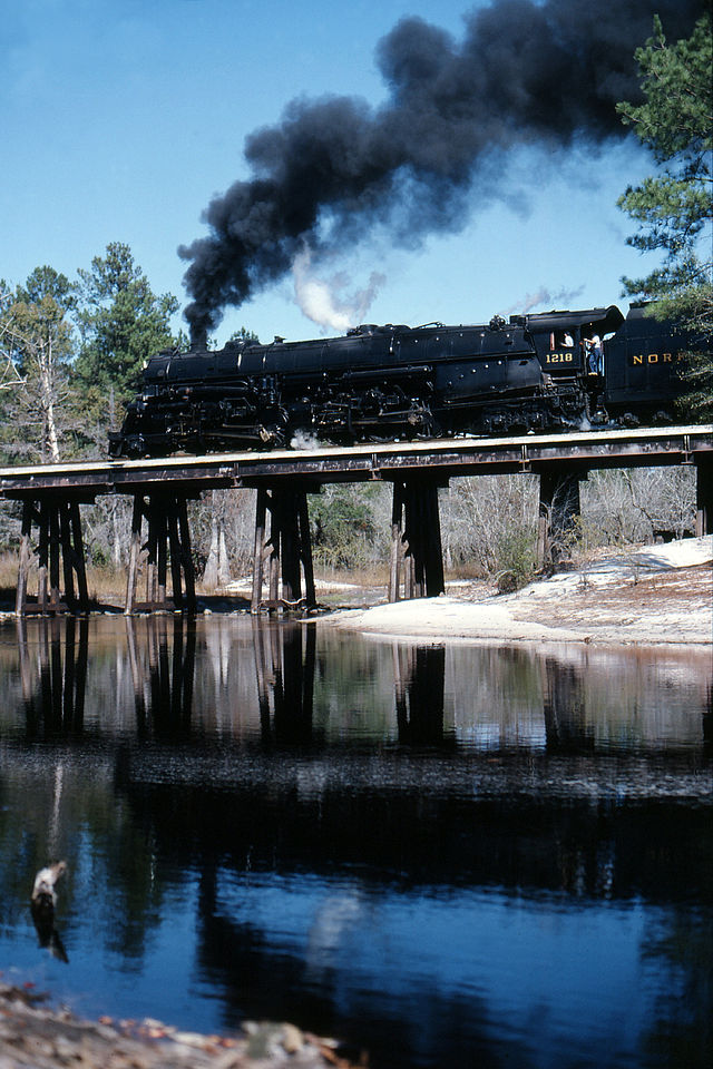 Preserved N&W 1218 on an excursion train