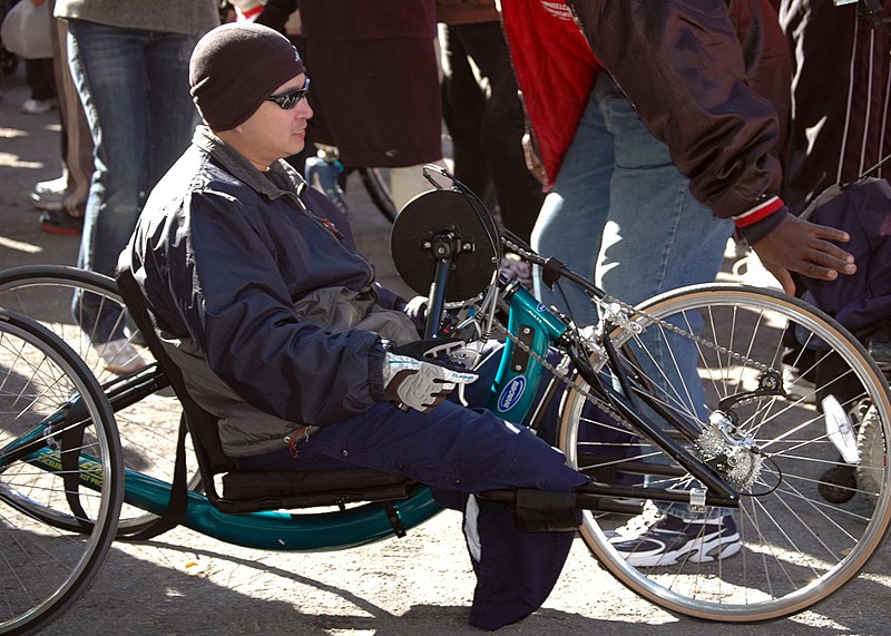 File:US Navy 061104-N-6897L-024 Hospitalman Elmer Dinglasan attends his last training session in Central Park before competing in the New York City Marathon the following day.jpg