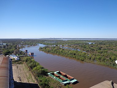 Confluence du río Negro dans le riacho Barranqueras, un bras du Paraná.