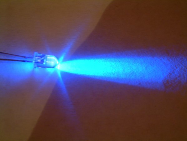 InGaN blue LED (380–405 nm)