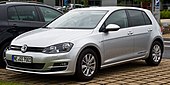 VW Golf 1.6 TDI BlueMotion Trendline (VII) - Frontansicht, 5. Juli 2014, Dusseldorf.jpg