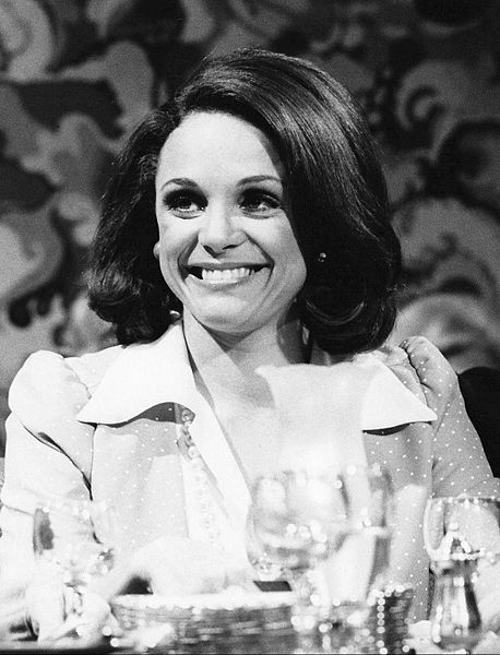 File:Valerie Harper 1974.JPG