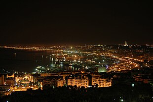 Vue sur Alger de nuit (2006).jpg