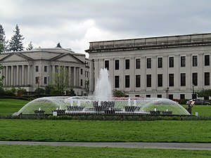 Вашингтон штатының Капитолийі 2017-04-29 c.jpg