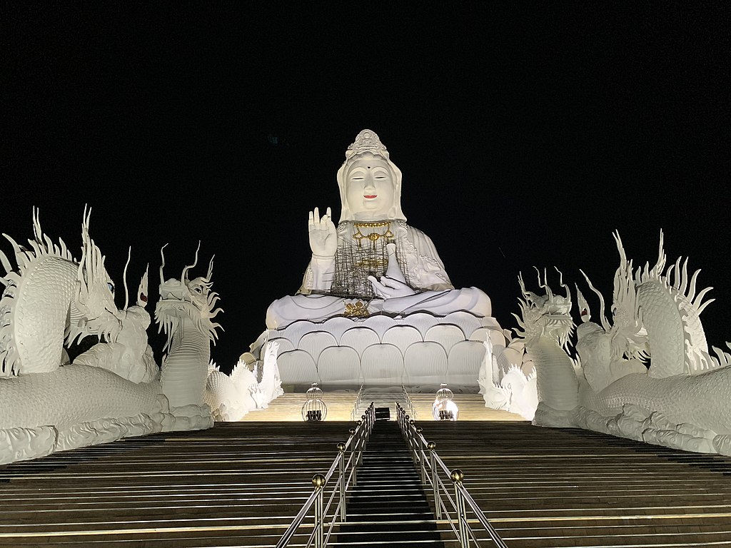 Wat Huay Pla Kang วัดห้วยปลากั้ง Chiang Rai เชียงราย 12