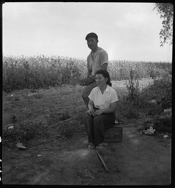 File:Woodland, California. These farm children of Japanese ancestry are all prepared to go to an Assembl . . . - NARA - 537760.jpg