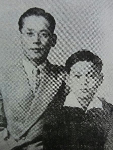 File:李健熙和父亲李秉喆.jpg