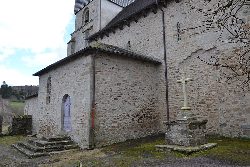 File:02-26 Sainte Fortunade - église 2.jpg