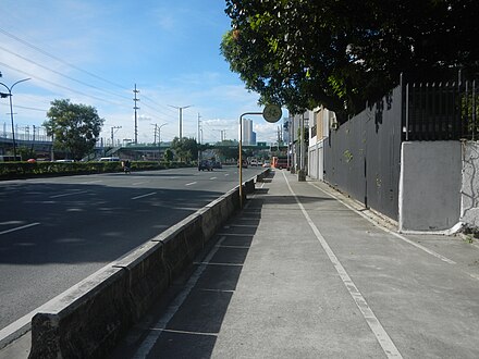 Class I bike lanes established along the Marikina–Infanta Highway in Santolan, Pasig.