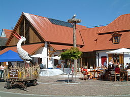 "Storchenzentrum" in Bornheim (Pfalz), ein Gemeinschaftsprojekt der Gemeinde Bornheim und der Aktion Pfalzstorch